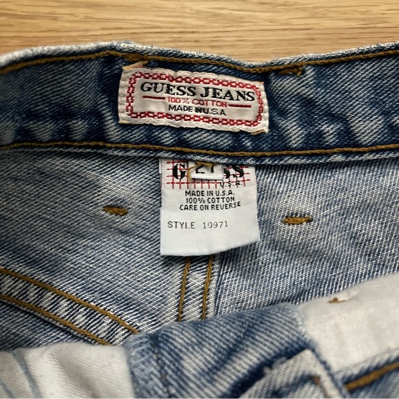 Vintage Guess USA made denim shorts - Picture 3 of 5